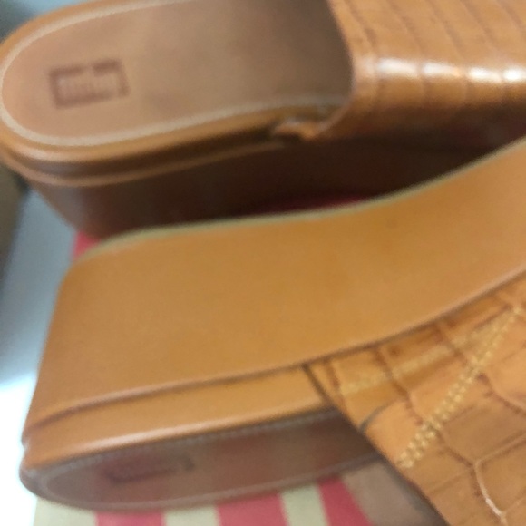 FitFlop tan leather slip ons! Bundle!$! - Picture 7 of 10
